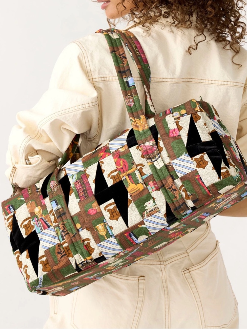 Vera Bradley Harry Potter Small Original Duffel Hogwarts Library Patchwork NWT - Picture 2 of 4